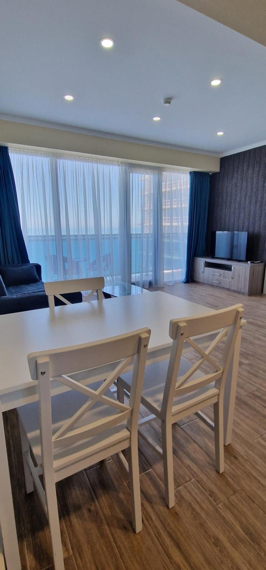Your Beach Tower Батуми Стая снимка